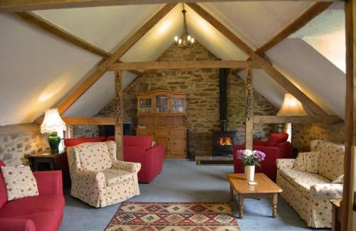 Hawkridge House | Jasper, Unique Upside-Down Retreat with Stunning Rural Views