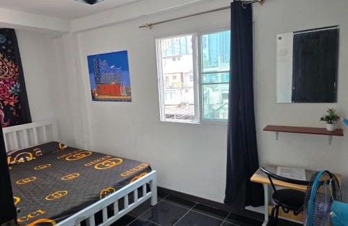 Chom Phon House | Jatujak Bangkok guesthouse R 03-06