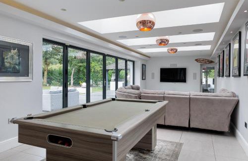 Allostock House | Jaw Dropping House with Heated Private Indoor Pool, Pool table, Cinema screen etc