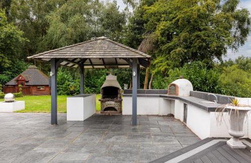 Allostock House | Jaw Dropping House with Heated Private Indoor Pool, Pool table, Cinema screen etc