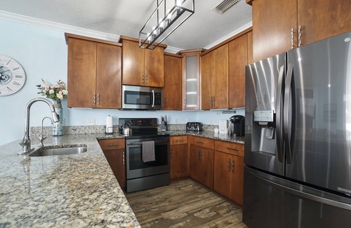 Atlantic Shores House | Jax Beach Bungalow+Hot Tub Swim Spa+Beach Access