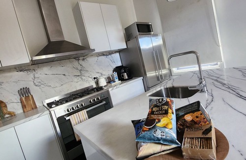 Daylesford Cottage | Jayda- *A split level home with a magical ambience *