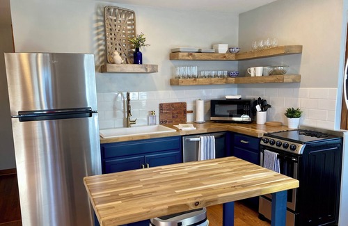 Williamstown Cottage | JC’s Cottage is less than 5 minutes from The Ark Encounter!