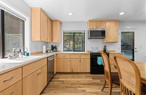 Hiouchi Cabin | Jed smith cabin with tennis and pickle ball courts.
