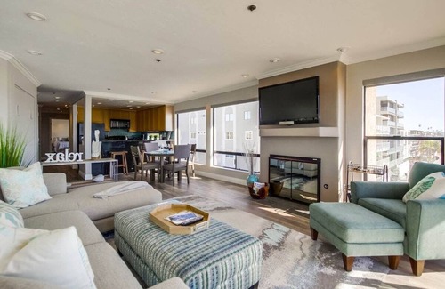 Crown Point Condo | Jeff's Riviera Villa Penthouse: Balcony Bay View!