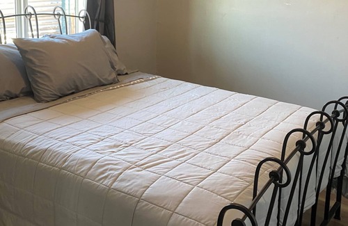 Estrella Apartment | Jefferson Suite