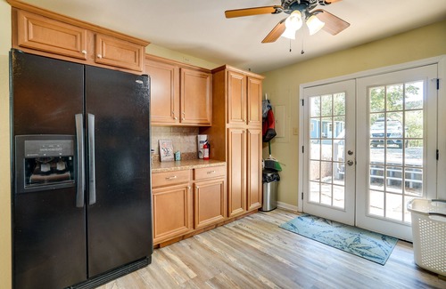 Jefferson House | Jefferson Vacation Rental on Lake O' the Pines!