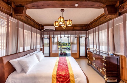 Songsan-dong Hotel | Jeju Hanok Hotel Hallagung