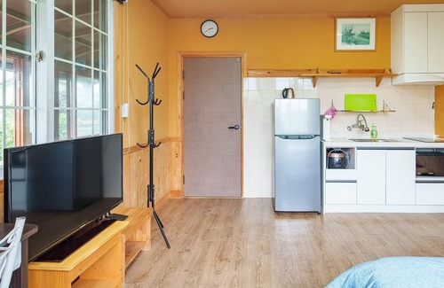 Downtown House | Jeju Jeonwonsaenghwal Diorem Pension