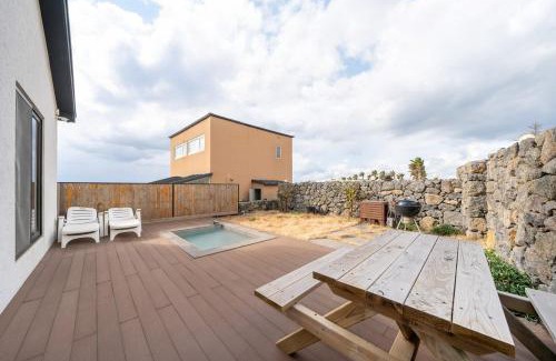 Andeok House | Jeju Seogwipo Handol Pension
