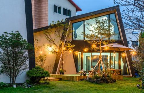 Hallim House | Jeju Ugichani Pension