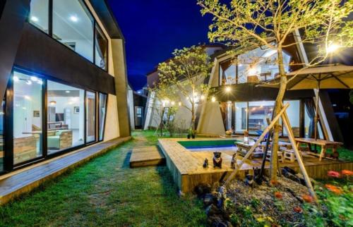 Hallim House | Jeju Ugichani Pension