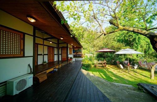 Jeonju House | Jeonju ggumgguneunnalgae guesthouse