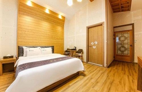 Jeonju Hotel | Jeonju Hanok Hotel Kung