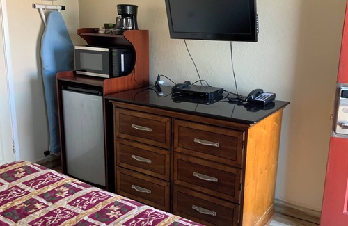 Oakdale Hotel | Jerrys Motel