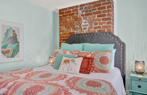 Historic District - North House | Jet Setter