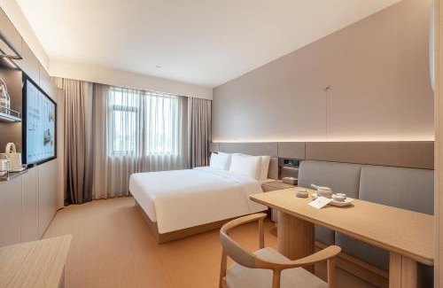 Downtown Beijing Bed & Breakfast | JI Hotel Beijing Qianmen Tianqiao Subway Station