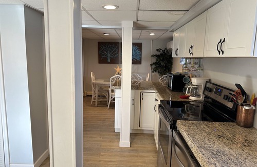 Ludington Apartment | Jimmy's Beach House "D" - Just 1 block from Ludington's city beach.