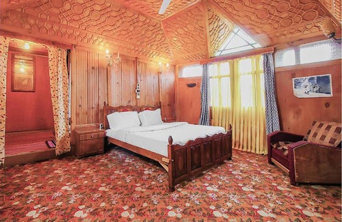Srinagar Boat Rental | Jimmy's Houseboats