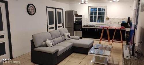 Le Lamentin House | Jimmyloc