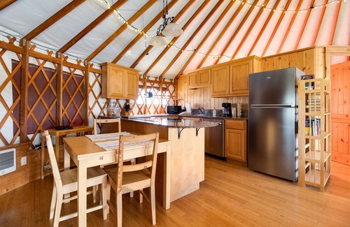 Sisters Apartment | JJR Private Yurt with full bathroom, mountain views,