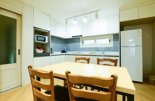 Seogwipo City Apartment | JnB Family Hotel