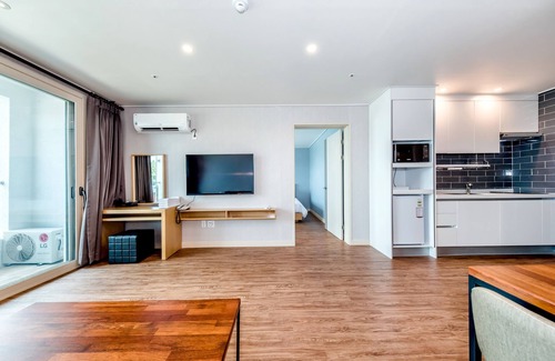 Seogwipo City Apartment | JnB Family Hotel