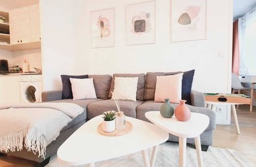 Asnieres-sur-Seine Apartment | JO 2024 - Apartment 4 pers - Subway + train station/Private parking/Elevator