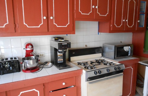 Gall Hill House | JO J'S HOSTEL AND GUEST HOUSE MEN DORM SLEEP 3