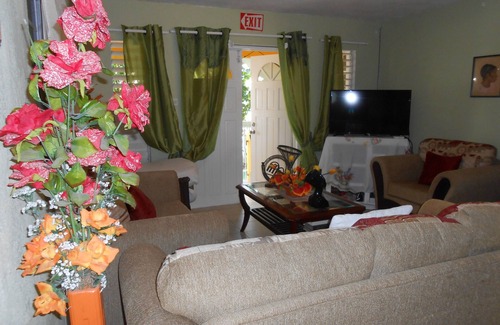 Gall Hill House | JO J'S HOSTEL AND GUEST HOUSE MEN DORM SLEEP 3