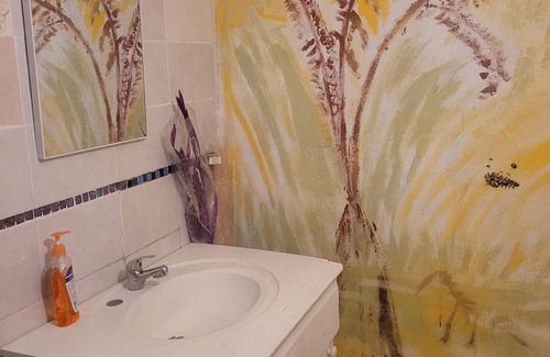 Gall Hill House | JO J'S HOSTEL AND GUEST HOUSE MEN DORM SLEEP 3