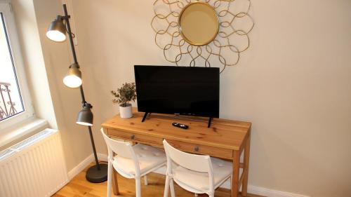 Brasov City Centre Apartment | John Residence Aparthotel Brasov with Parking Option