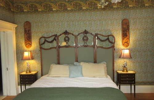 Keokuk Bed & Breakfast | Johnston Mansion Bed and Breakfast price shown is Vrbo Mansion price