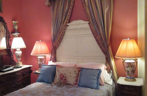 Keokuk Bed & Breakfast | Johnston Mansion Bed and Breakfast price shown is Vrbo Mansion price