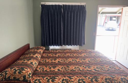 Garberville Hotel | Johnston's Motel