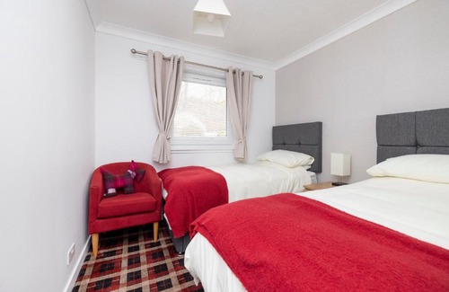 Pitlochry Apartment | JOIVY Beautiful House with Garden in Pitlochry