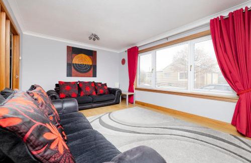 Pitlochry Apartment | JOIVY Beautiful House with Garden in Pitlochry