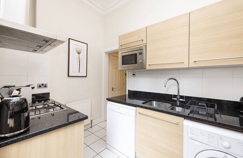 Stockbridge Apartment | JOIVY Chic Flat Near Stockbridge Market W/Patio