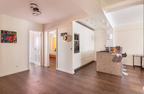 Carcavelos Apartment | JOIVY Impressive 2-bed flat near the beach