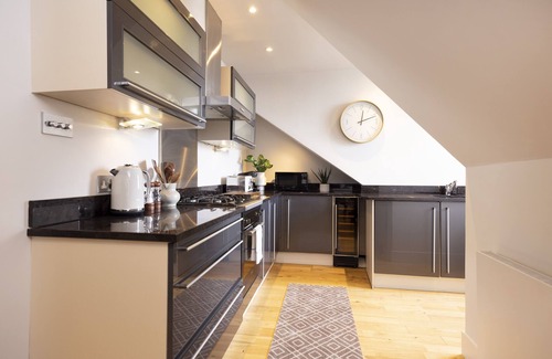 New Town Apartment | JOIVY Luxury Flat Near Edinburgh Castle