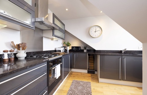 New Town Apartment | JOIVY Luxury Flat Near Edinburgh Castle