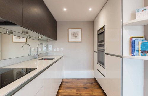 North Richmond Apartment | JOIVY Smart flat in Richmond