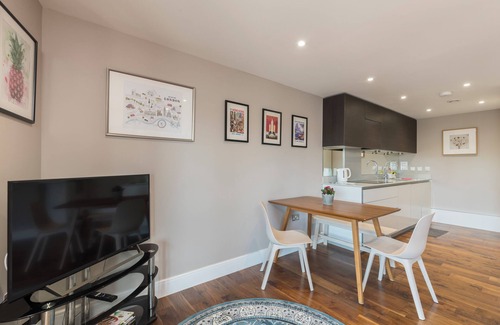 North Richmond Apartment | JOIVY Smart flat in Richmond
