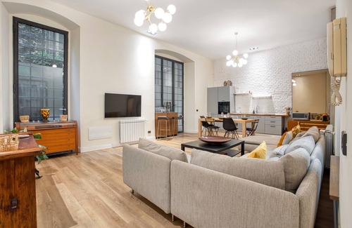 Lazzaretto Apartment | JOIVY Stylish Central Maisonette