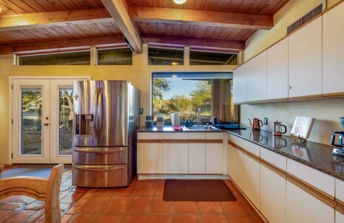 Tucson Apartment | Jojoba Studio (Ari) -