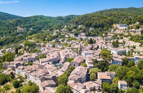 Bargemon Apartment | Joli 3P - Piscine & Parking