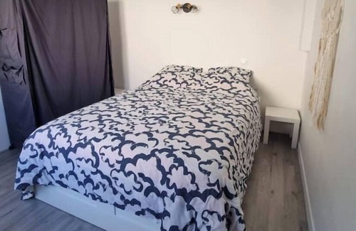 Entraigues-sur-la-Sorgue Apartment | Joli Appartement Pour 4 Personnes Avec Piscine