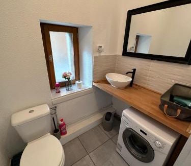 Bagneres-de-Bigorre Apartment | Joli appartement proche centre ville, thermes, Aquensis