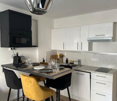 Prado - Republique Apartment | Joli F2, 7 min de la gare