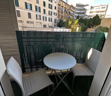 Prado - Republique Apartment | Joli F2, 7 min de la gare
